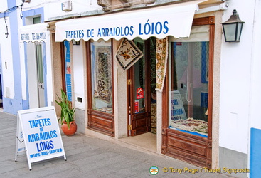 Tapetes de Arraiolos Loios, one of the Arraiolos carpet shops