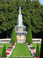 Peterhof palace garden