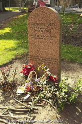 Grave of Greyfriars Bobby - The people of Edinburgh fed him until his death in 1872 [Greyfriars Kirk - Edinburgh - Scotland]