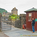 Me at the Eilean Castle gate