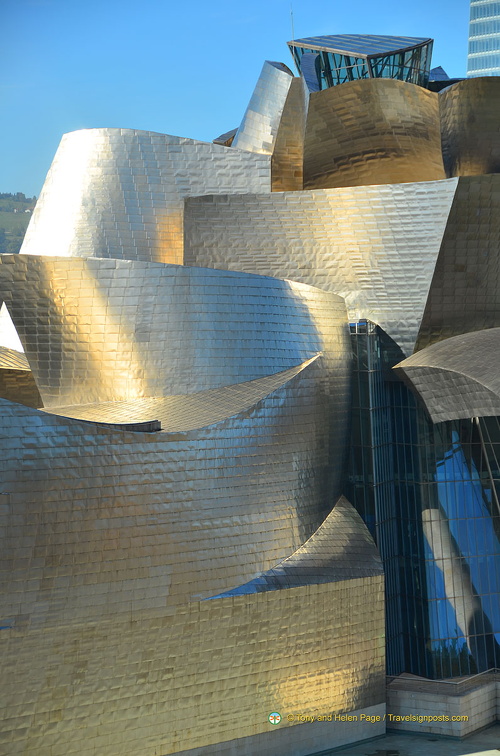 Guggenheim-Bilbao AJP2927 250201021801