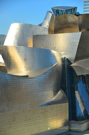 Guggenheim-Bilbao AJP2927 250201021801