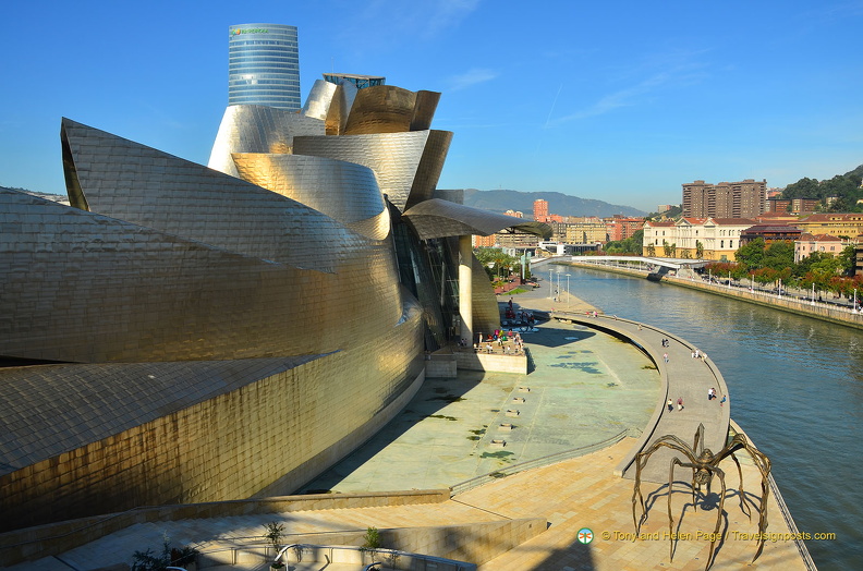 Guggenheim-Bilbao AJP2941 250201021806
