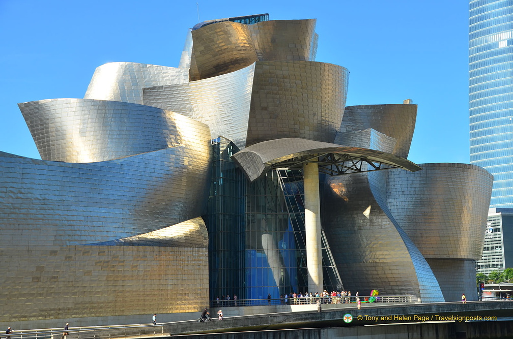 Guggenheim-Bilbao AJP2950 250201021811
