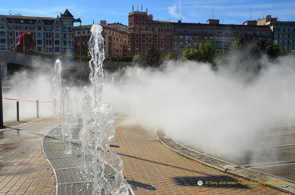 Guggenheim-Bilbao AJP2964 250201021819