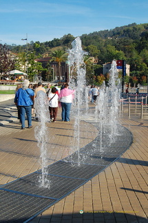 Dancing fountains