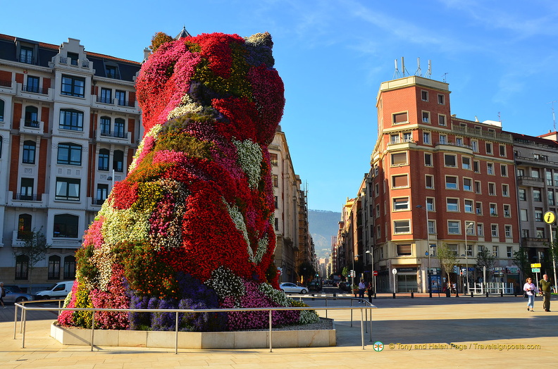 Jeff-Koons-Puppy-Guggenheim-Bilbao AJP2889 250201021835