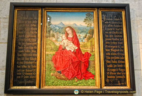 Burgos Cathedral: Madonna in Majesty with the Child, the most important painting in the Cathedral