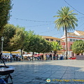 Plaza de San Fernando: Locals gather here and relax under the shade of the trees