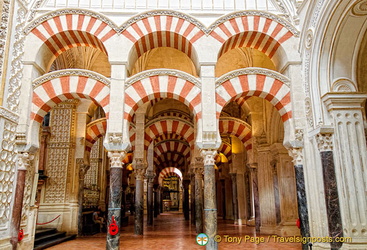 The famous horseshoe arches of the Mezquita