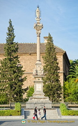 Hospital Real de Granada: Column of the Triumph of the Inmaculate Virgin, by Alonso de Mena (17th century)