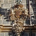 Palacio de la Madraza: Facade ornamentation with the Granada coat of arms