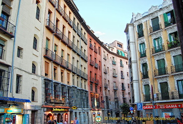 A view of buildings in Calle Cava de La San Miguel