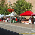 Market stalls that line the road to the Montserrat Monastery