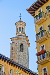 Tower of Iglesia de San Cernin or San Saturnino