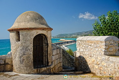Forti del Bonet - If you're in Peñíscola at night, this is an excellent astronomic observatory.