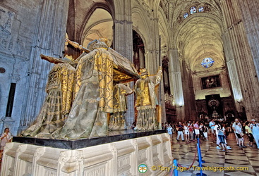 Christopher Columbus' tomb dates from 1890s