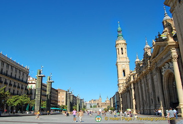 Plaza del Pilar is also known as Plaza del Catedrales