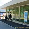 Parkhaus Serletta (Parking station). Escalators take you to the lake area. (1351 visitas) Parkhaus Serletta (Parking station). Escalators take you to the lake area.