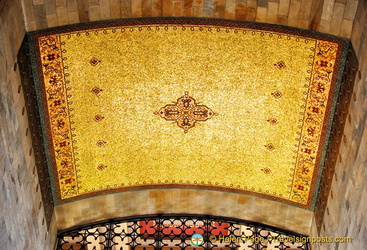 Ceiling inlaid with gold mosaics