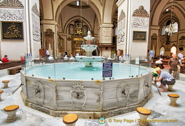 Bursa Great Mosque's internal fountain (şadırvan)