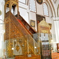 Bursa Ulu Camii minbar on the right of the mihrab