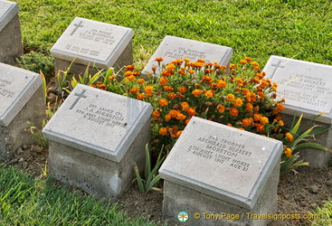 Gravestones of soldiers from the Australian Light Horse