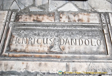 Grave of Henricus Dandolo, Doge of Venice