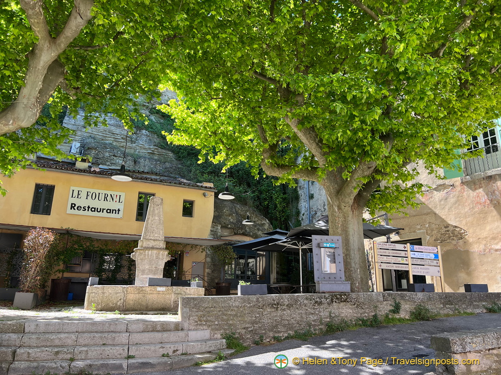 Le Fournil Restaurant on Place Carnot