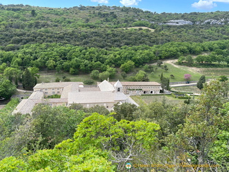 View of Abbaye de Sénanque and surrounds