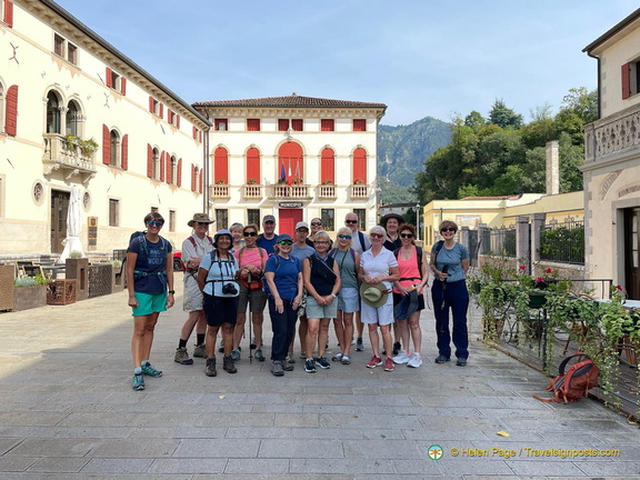 Cison square group photo (804 visits) Group photo in front of Cison's Town Hall Cison square group photo