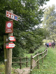 Signpost TV8 Hiking trail