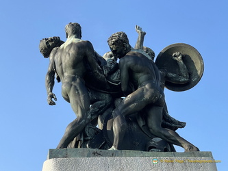 Sculpture on top of the Trieste memorial