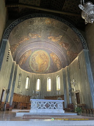 Byzantine-Ravenna-inspired mosaic apse