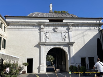 Porta San Thomas