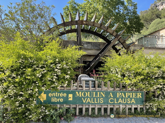 Fontaine-de-Vaucluse IMG 1125-watermarked