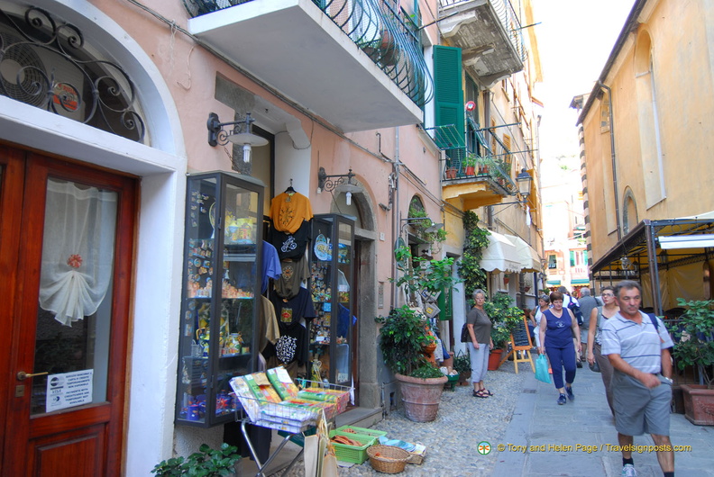 Monterosso_AJP_5523-watermarked.jpg