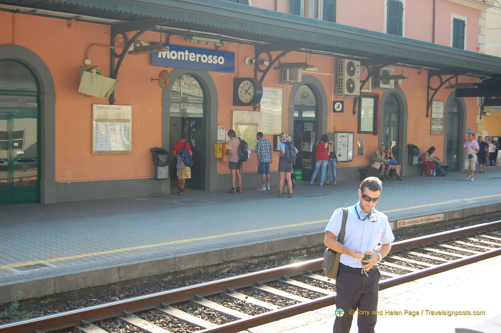 Vernazza-Monterosso DSC 8630-watermarked (689 visite) Vernazza-Monterosso DSC 8630-watermarked