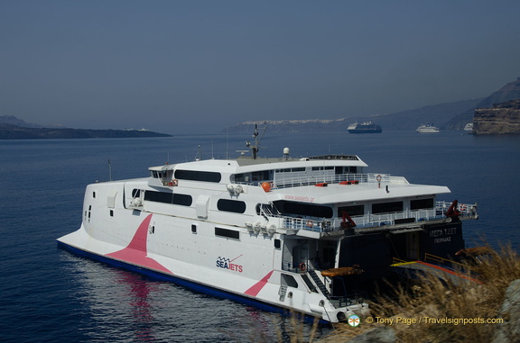 View down to Santorini-Port 