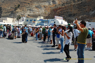 Hotel pick-ups at Santorini-Port 