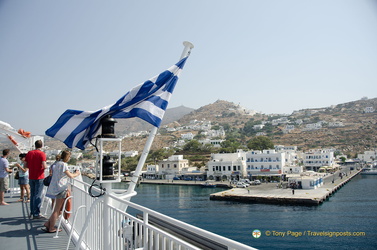 Santorini-Ferry AJP 5946-watermarked