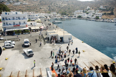 Santorini-Ferry AJP 5948-watermarked