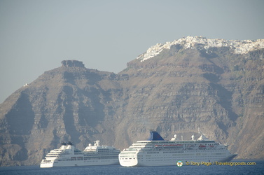Santorini-Ferry AJP 6623-watermarked
