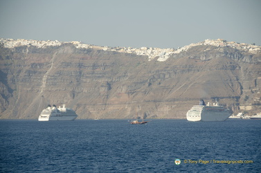 Santorini-Ferry AJP 6626-watermarked