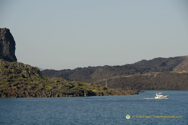 Santorini-Ferry AJP 6628-watermarked