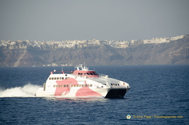 Santorini-Ferry AJP 6631-watermarked