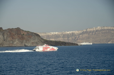 Santorini-Ferry AJP 6632-watermarked