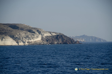 Santorini-Ferry AJP 6635-watermarked