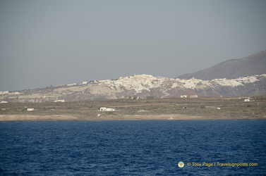 Santorini-Ferry AJP 6639-watermarked