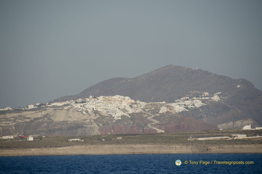 Santorini-Ferry AJP 6643-watermarked